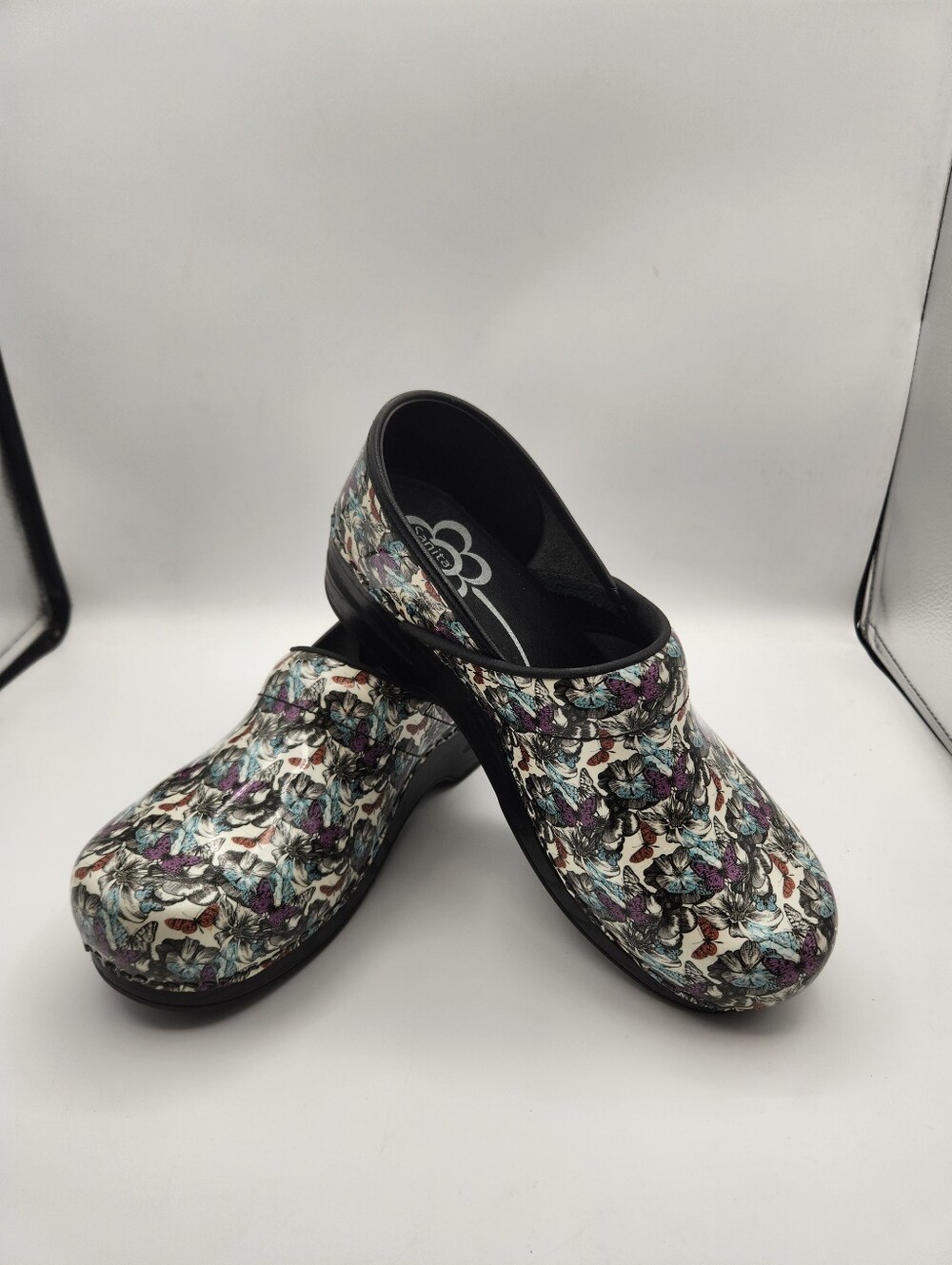 Sanita Floral Pattern Slip-On Clogs Womens Sz 9.5 Nursing Slip Resistant